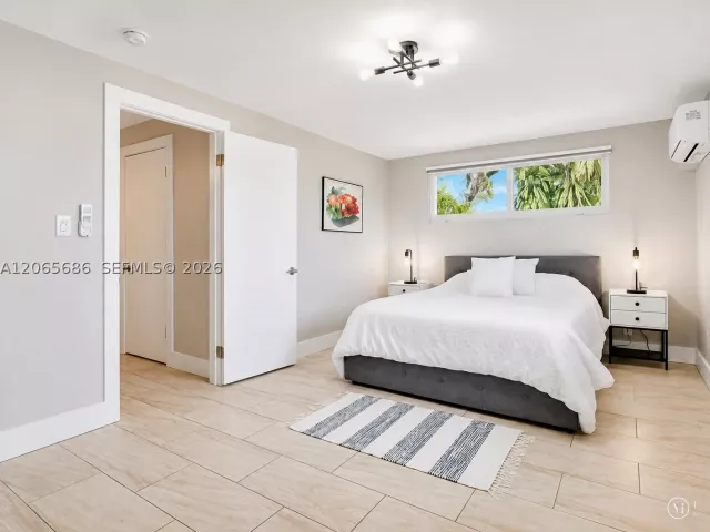 Продажа дома по адресу 1321 NE 26th Ter - фото 8978967