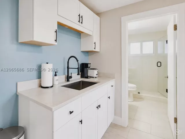 Продажа дома по адресу 1321 NE 26th Ter - фото 8978968