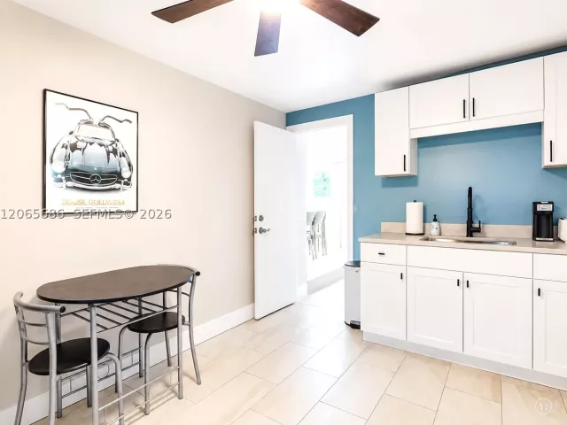 Продажа дома по адресу 1321 NE 26th Ter - фото 8978969
