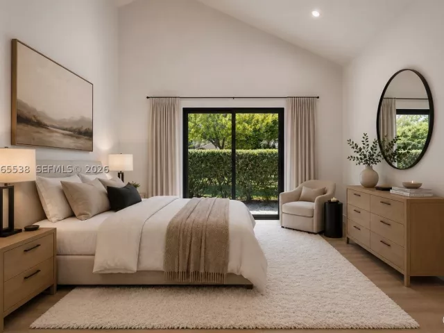 Продажа дома по адресу 1543 SW 1st Ave - фото 9274500