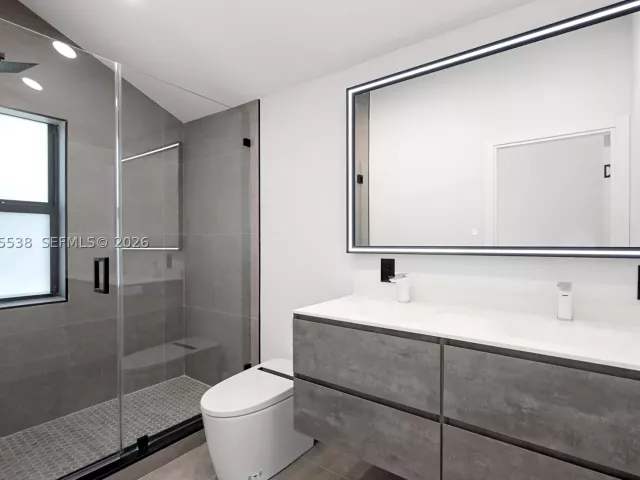 Продажа дома по адресу 1543 SW 1st Ave - фото 9274504