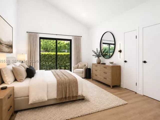 Продажа дома по адресу 1543 SW 1st Ave - фото 9274491