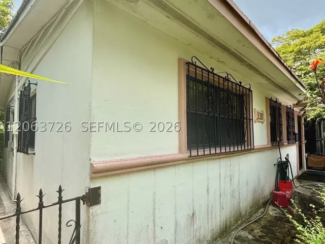 Продажа дома по адресу 5300 SW 103rd Pl - фото 8988303