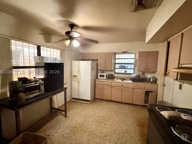 Продажа дома по адресу 5300 SW 103rd Pl - фото 8988290