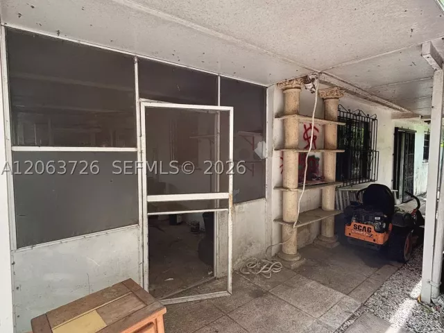 Продажа дома по адресу 5300 SW 103rd Pl - фото 8988299