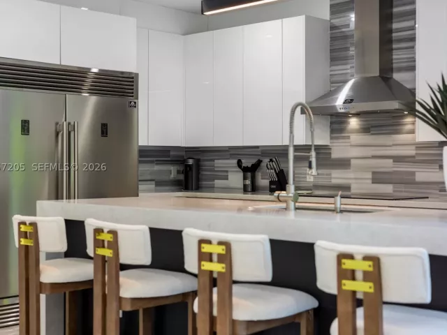 Продажа дома по адресу 1651 SW 13th Ave - фото 8978381