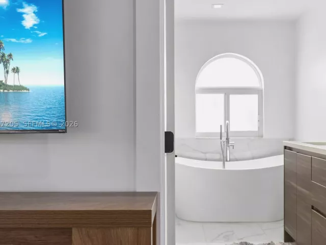 Продажа дома по адресу 1651 SW 13th Ave - фото 8978414