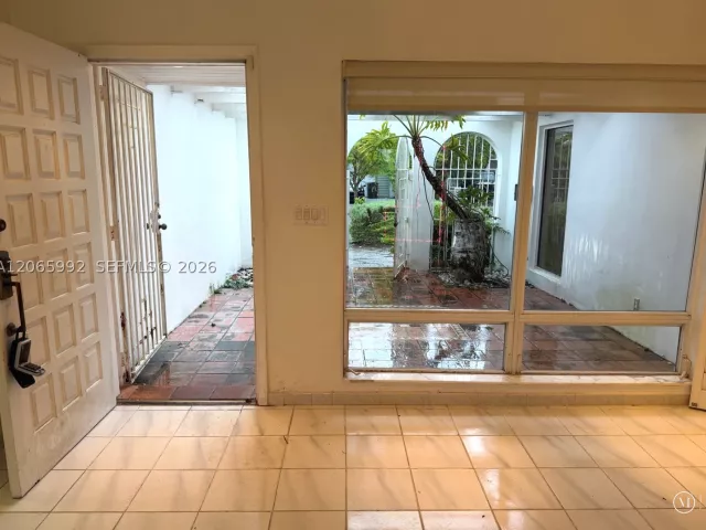 Продажа дома по адресу 485 S Shore Dr - фото 8994202