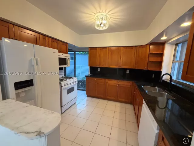 Продажа дома по адресу 485 S Shore Dr - фото 8994191