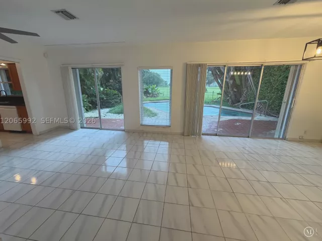 Продажа дома по адресу 485 S Shore Dr - фото 8994195