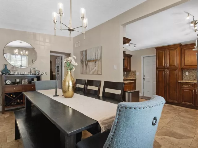 Продажа дома по адресу 3500 SW 13th St - фото 8988682