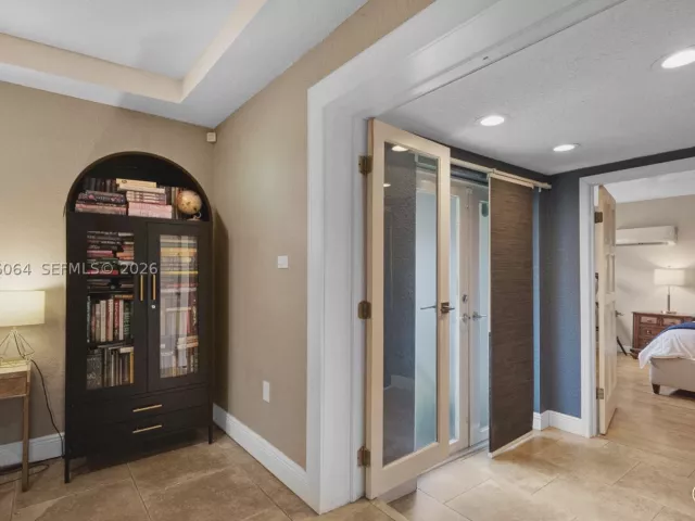 Продажа дома по адресу 3500 SW 13th St - фото 8988685