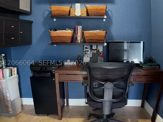 Продажа дома по адресу 3500 SW 13th St - фото 8988686