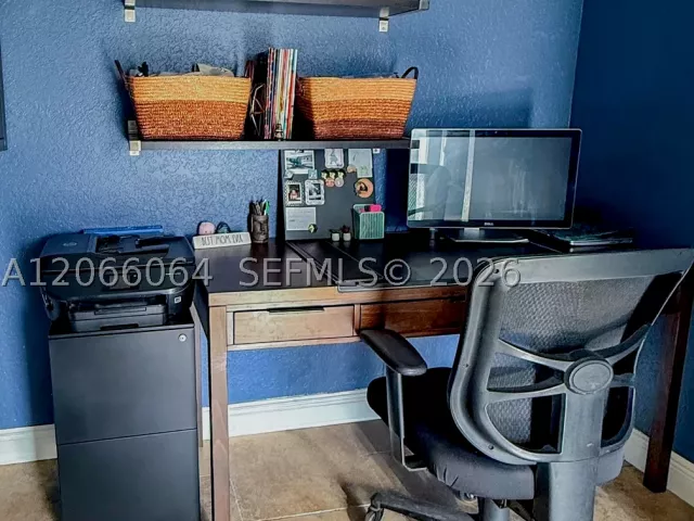 Продажа дома по адресу 3500 SW 13th St - фото 8988687