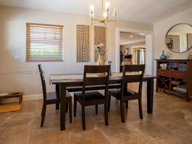 Продажа дома по адресу 3500 SW 13th St - фото 8988689