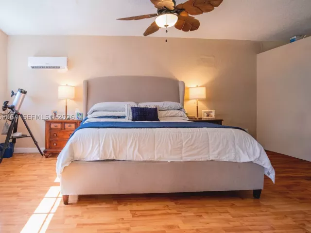 Продажа дома по адресу 3500 SW 13th St - фото 8988699