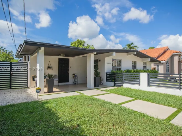 Продажа дома по адресу 3500 SW 13th St - фото 8988675
