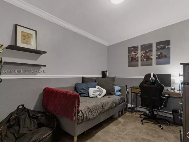 Продажа дома по адресу 3500 SW 13th St - фото 8988711