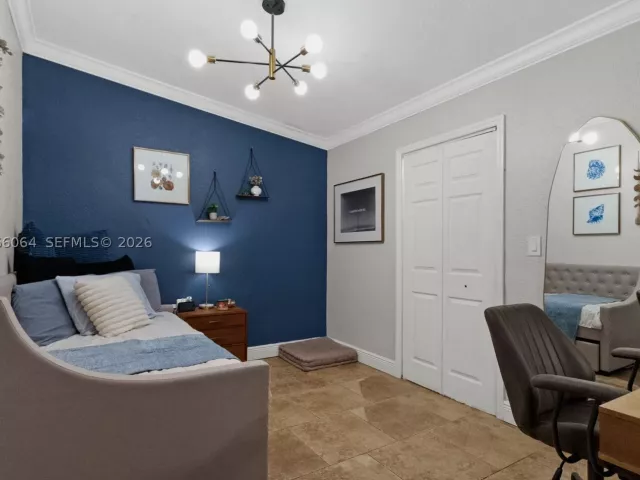Продажа дома по адресу 3500 SW 13th St - фото 8988715