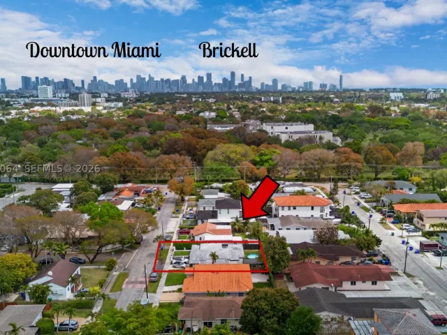 Продажа дома по адресу 3500 SW 13th St - фото 8988677