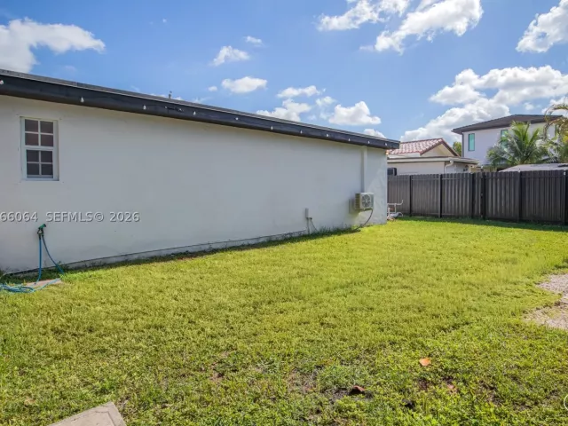 Продажа дома по адресу 3500 SW 13th St - фото 8988725