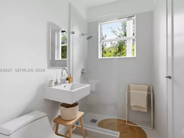 Продажа дома по адресу 1525 Calais Dr - фото 9385908