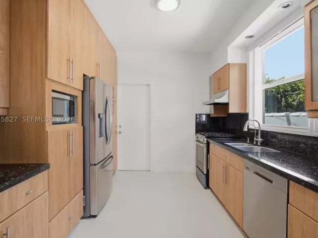 Продажа дома по адресу 1525 Calais Dr - фото 9385909