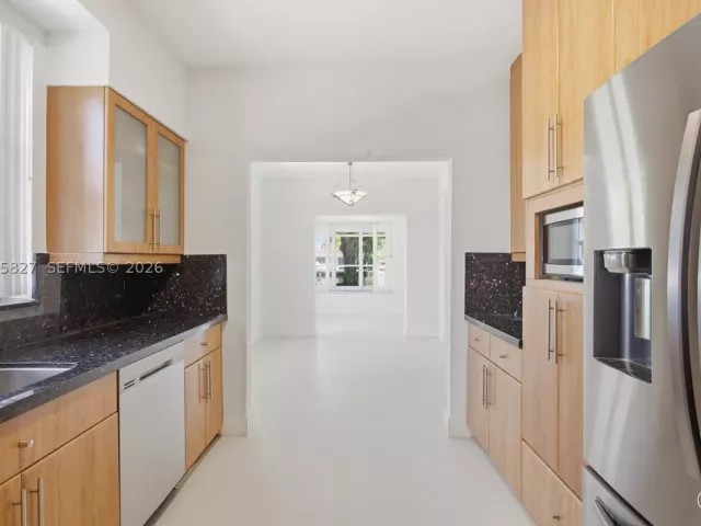 Продажа дома по адресу 1525 Calais Dr - фото 9385910