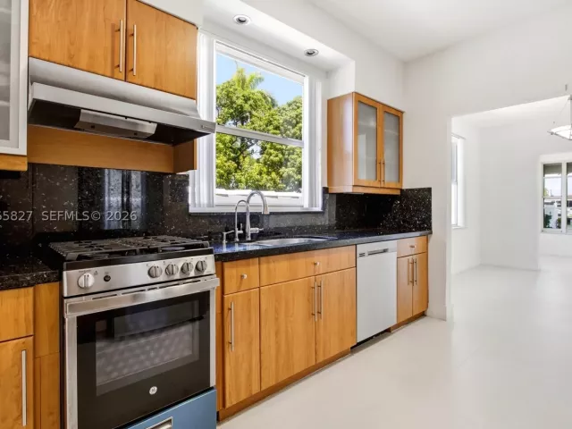 Продажа дома по адресу 1525 Calais Dr - фото 9385911