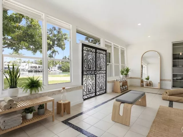 Продажа дома по адресу 1525 Calais Dr - фото 9385889