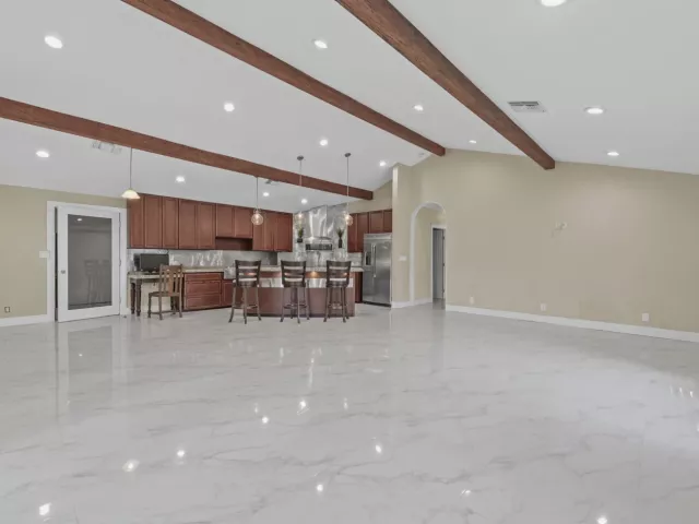 Продажа дома по адресу 1255 SW 15TH Avenue - фото 9281928