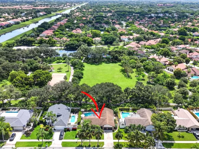 Продажа дома по адресу 760 NW 41st Terrace - фото 9181325