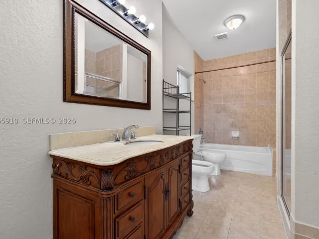 Продажа дома по адресу 6776 SW 22nd St - фото 9259736