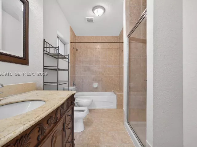 Продажа дома по адресу 6776 SW 22nd St - фото 9259738