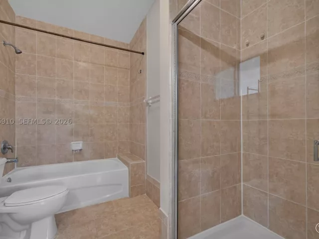 Продажа дома по адресу 6776 SW 22nd St - фото 9259739