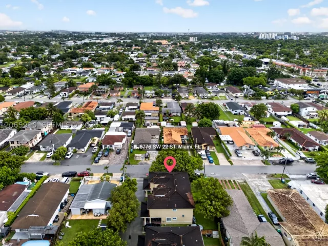 Продажа дома по адресу 6776 SW 22nd St - фото 9259756