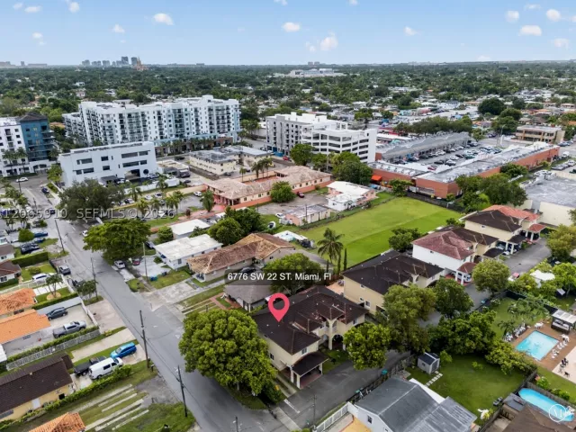 Продажа дома по адресу 6776 SW 22nd St - фото 9259758