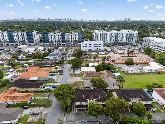 Продажа дома по адресу 6776 SW 22nd St - фото 9259760