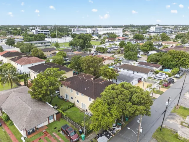 Продажа дома по адресу 6776 SW 22nd St - фото 9259764