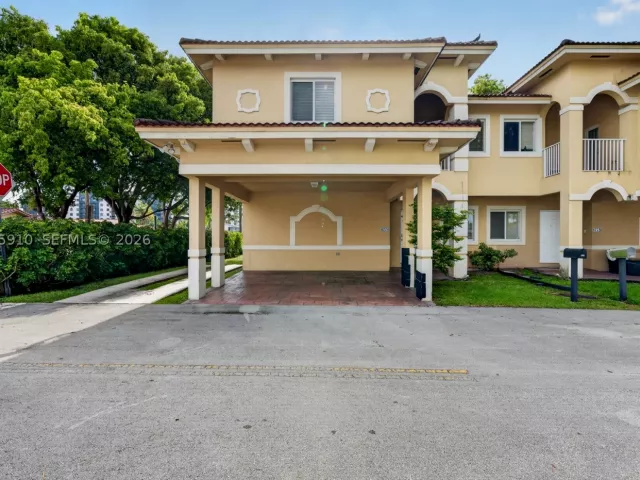 Продажа дома по адресу 6776 SW 22nd St - фото 9259703
