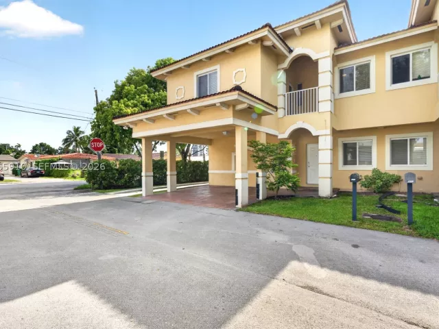 Продажа дома по адресу 6776 SW 22nd St - фото 9259705