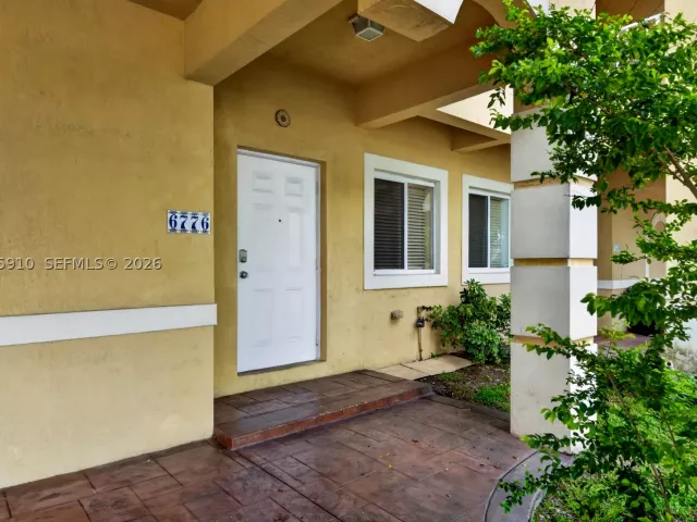 Продажа дома по адресу 6776 SW 22nd St - фото 9259707