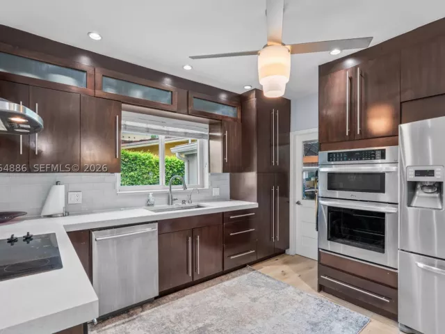 Продажа дома по адресу 810 Venetia Ave - фото 8996228