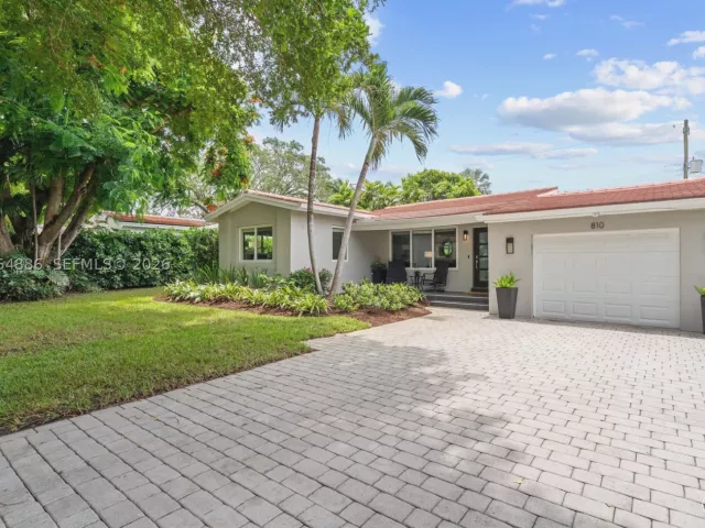 Продажа дома по адресу 810 Venetia Ave - фото 8996257