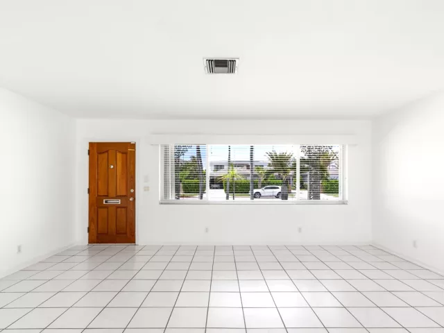 Продажа дома по адресу 360 PALMETTO Street - фото 9034495