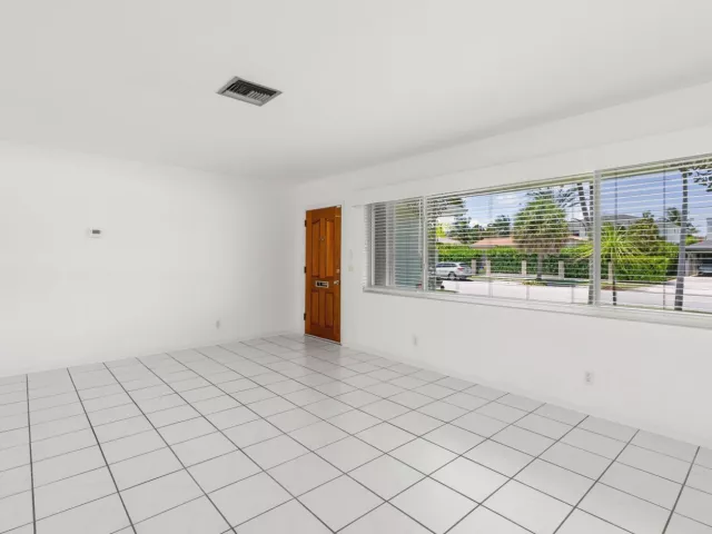 Продажа дома по адресу 360 PALMETTO Street - фото 9034496