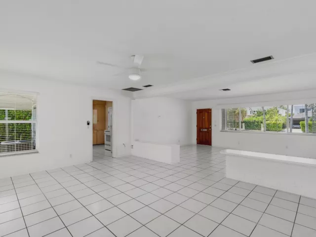 Продажа дома по адресу 360 PALMETTO Street - фото 9034497