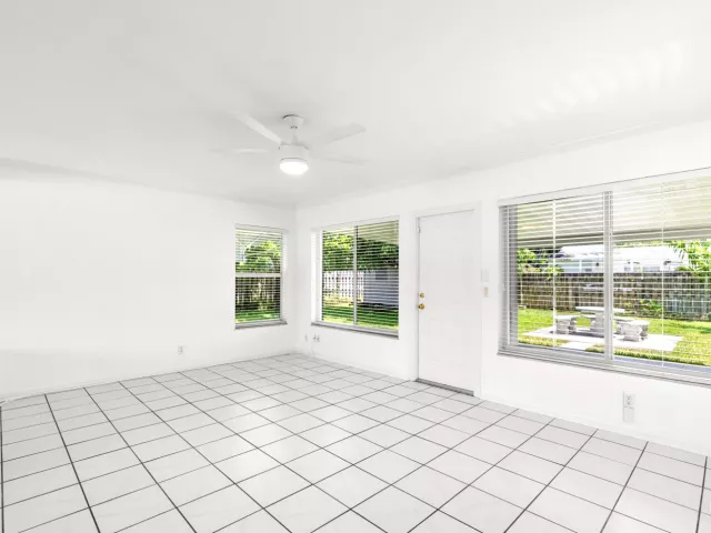 Продажа дома по адресу 360 PALMETTO Street - фото 9034499