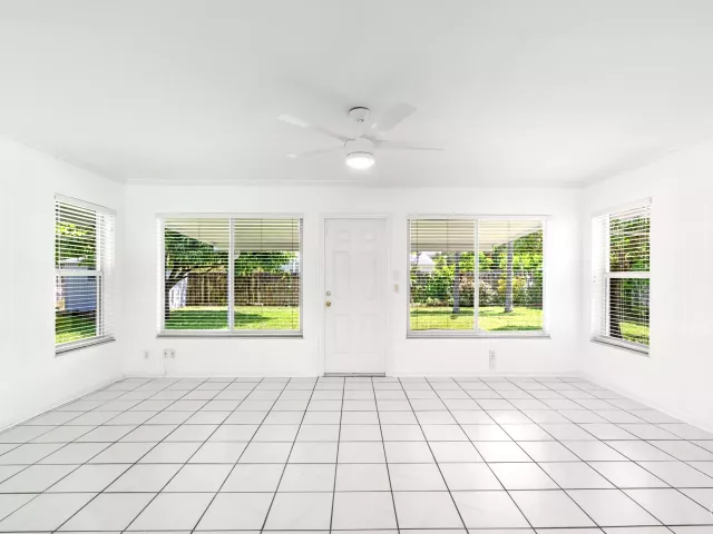 Продажа дома по адресу 360 PALMETTO Street - фото 9034500