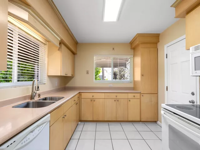 Продажа дома по адресу 360 PALMETTO Street - фото 9034503